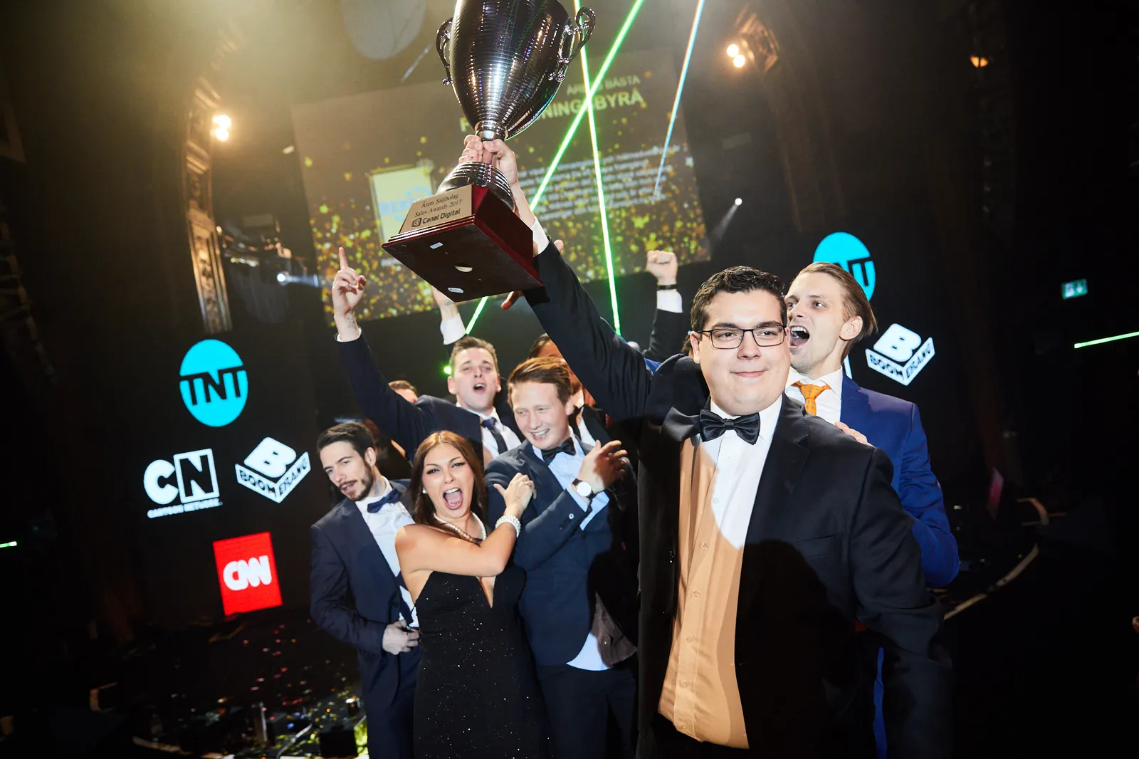 Brilliant Values team firar utmärkelsen Årets Säljbyrå på Canal Digital Sales Awards 2017