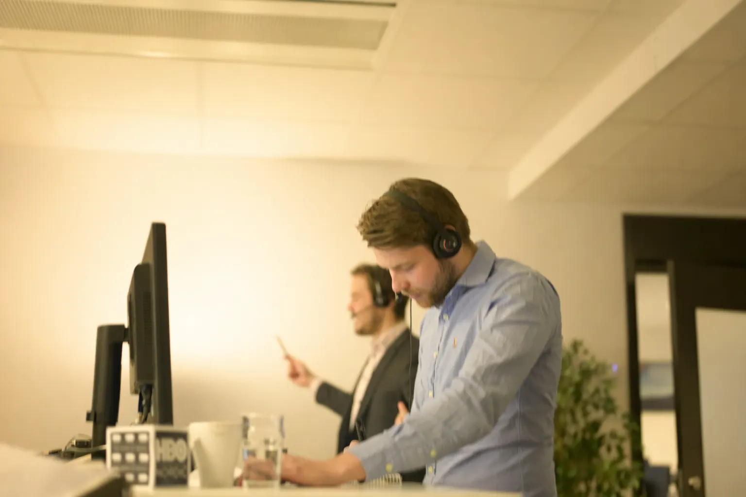 Bemannad webbchat och meddelandekanaler — chattare på Brilliant Values i Uppsala